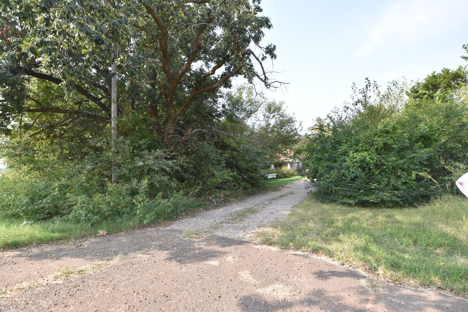 Crume: 3421 S Division St, Guthrie, OK 73044